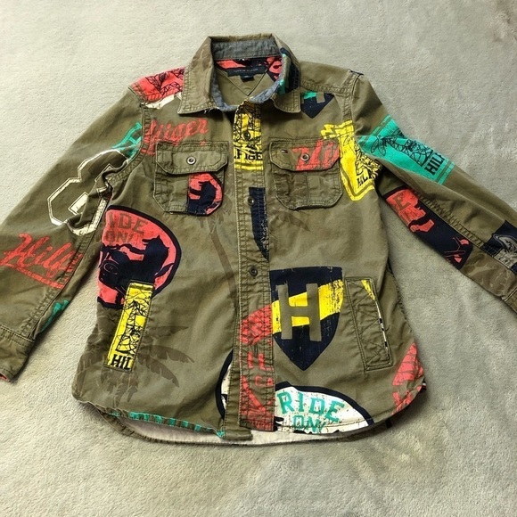 Tommy Hilfiger Army Green Grafitti Logo Style Button Down Shirt XS - Picture 1 of 8